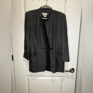 Chaus Women’s Dark Grey Plaid Pattern Blazer Size 6